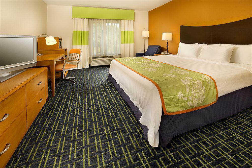 Fairfield Inn And Suites Cleveland Quarto foto