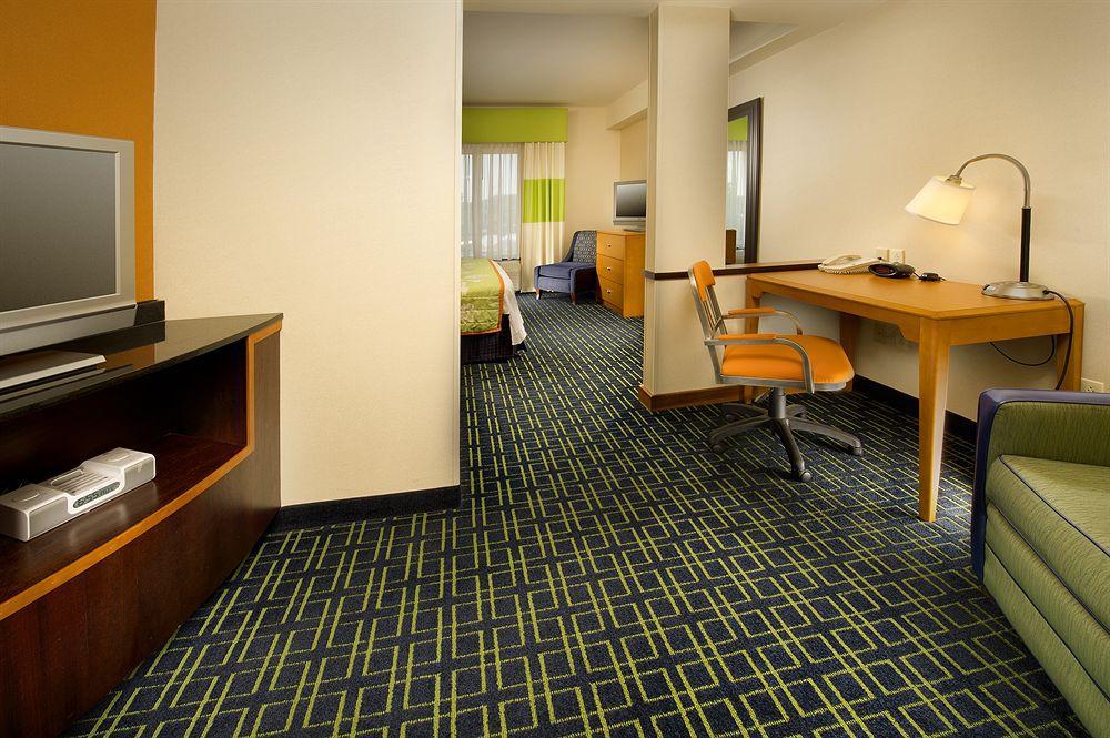 Fairfield Inn And Suites Cleveland Quarto foto