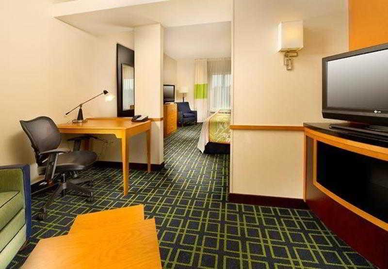Fairfield Inn And Suites Cleveland Quarto foto